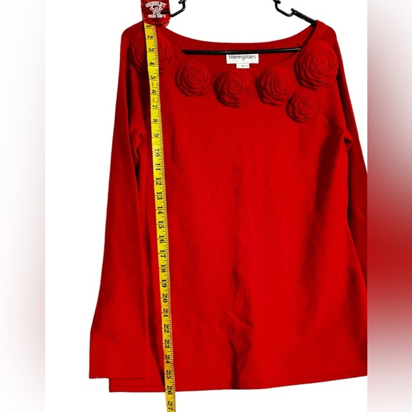 Bloomingdale’s red wool sweater size m women’s. - Picture 2 of 7
